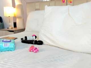 hazel-ross-tcw Live Webcam on CamSoda