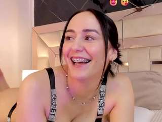 Live cam show with hazel-ross-tcw