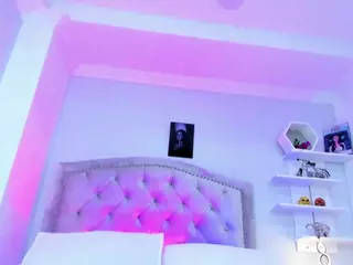 AnnieRussell's Live Sex Cam Show