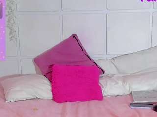 emmajhonson Live Webcam on CamSoda