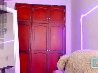  sweet-roxy1 chat room