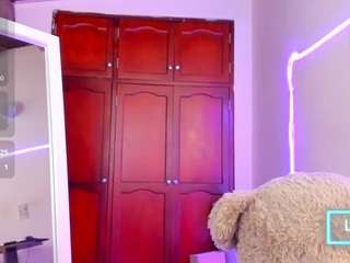  sweet-roxy1 chat room
