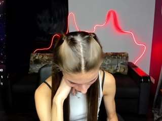 emmigreen from CamSoda is Freechat