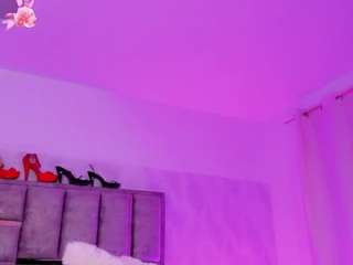 gabybeltran est une fille coquine, véritable artiste de cam, proposant des sessions gratuites et privées sur CamSoda. Découvrez ses tags uniques : anal toys,big tits,brown eyes,cumshot,dirty talk,drinking,lean,orgasm,smoking,spank,tease,brown hair,hd,latina,