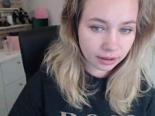 holly95love from CamSoda is Freechat