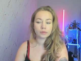 holly95love webcam