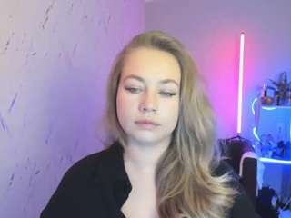 holly95love webcam