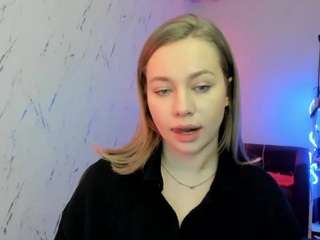 holly95love webcam