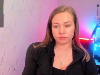 holly95love webcam
