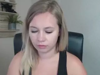 Holly95love's Live Sex Cam Show