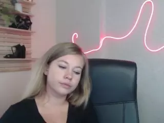 Holly95love's Live Sex Cam Show