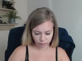 Holly95love's Live Sex Cam Show