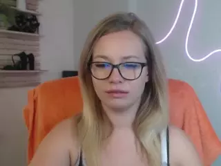 Holly95love's Live Sex Cam Show