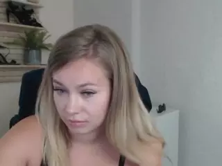 Holly95love's Live Sex Cam Show