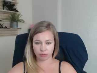 Holly95love's Live Sex Cam Show