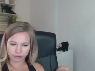 Holly95love's Live Sex Cam Show