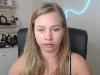 Holly95love's Live Sex Cam Show