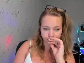 Holly95love's Live Sex Cam Show