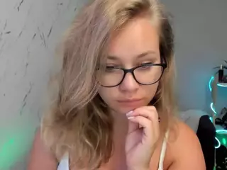 Holly95love's Live Sex Cam Show