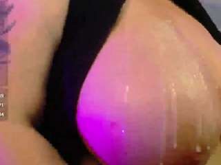 LaynaFuckBoobs