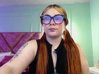 LaynaJucyBoobs