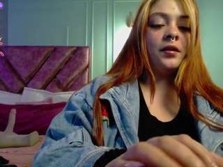 layna-cold webcam model