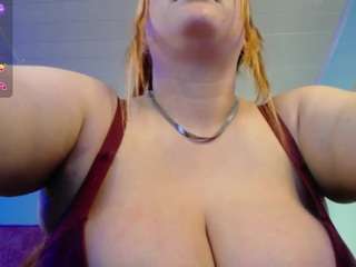LaynaJucyBoobs