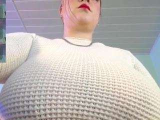 LaynaJucyBoobs