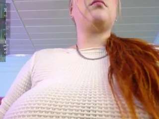 LaynaJucyBoobs