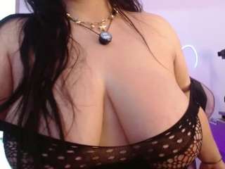 LaynaJucyBoobs