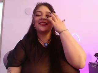Model ini sedang live sekarang. layna-cold