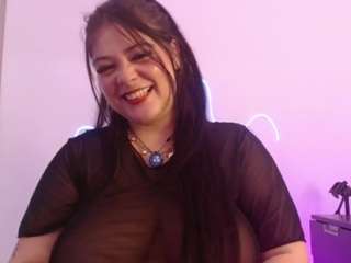 LaynaJucyBoobs