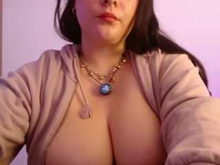 LaynaJucyBoobs