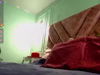 LAYNABIGBOOBS's Live Sex Cam Show