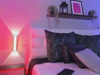 sofii-baker's CamSoda show and profile