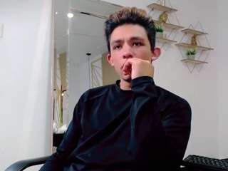 leo-andmilly Live Webcam on CamSoda