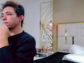 leo-andmilly's Live Sex Cam Show