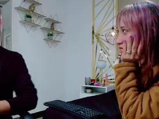 leo-andmilly's Live Sex Cam Show