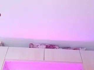 AlicePipper's Live Sex Cam Show
