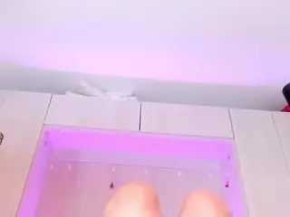 AlicePipper's Live Sex Cam Show