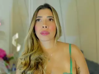 Isabela Diaz's Live Sex Cam Show