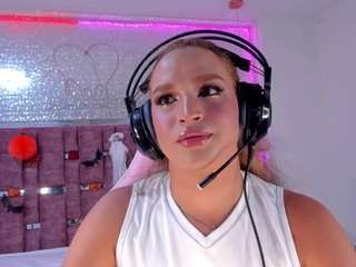 kylievictoria Live Webcam on CamSoda