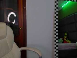  gigibadassxx chat room