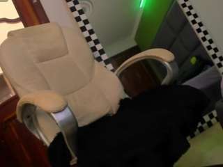  gigibadassxx chat room