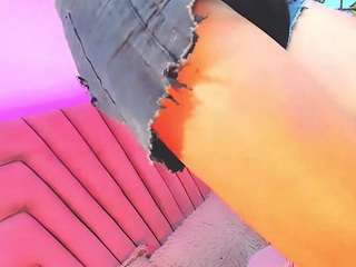 gilbanys22 Live Webcam on CamSoda