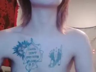 LilThroatPixie's Live Sex Cam Show