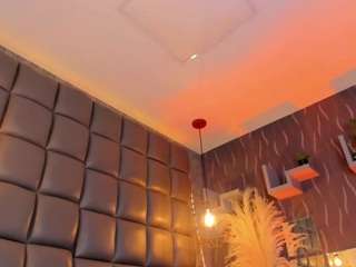 Megan-woll's cam show statistics and live stream