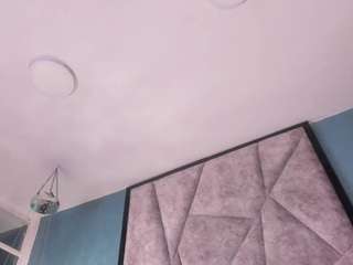 mila saenz live cam preview