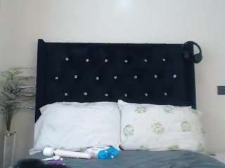 dominantebony webcam