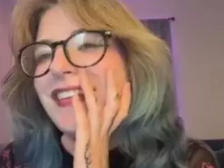 Lillythefay's Live Sex Cam Show